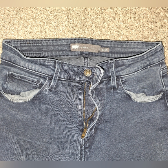 High Rise Levi's - Picture 2 of 3